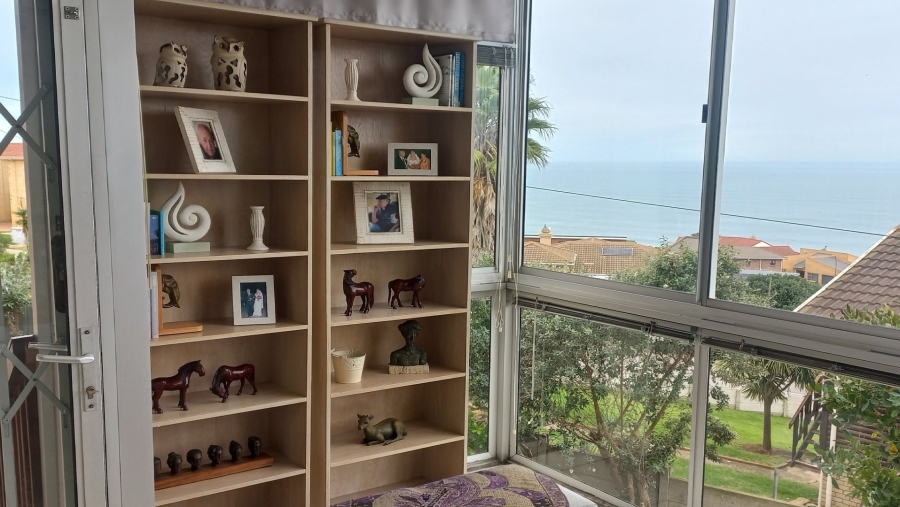 5 Bedroom Property for Sale in Dana Bay Western Cape